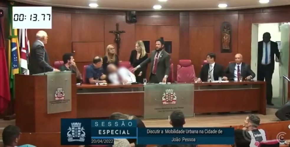 Advogado morreu cinco minutos após ter discursado em sessão especial da Câmara Lesgislativa de João Pessoa — Foto: TV Câmara JP/reprodução