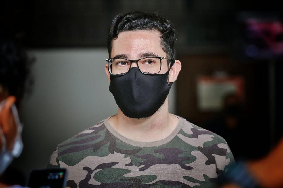 Joab &eacute; um dos candidatos aos cargos da Pol&iacute;cia Civil, ele destaca que as pessoas buscam por estabilidade neste per&iacute;odo de crise econ&ocirc;mica &mdash; Foto: Michel Alvin Secom-MT