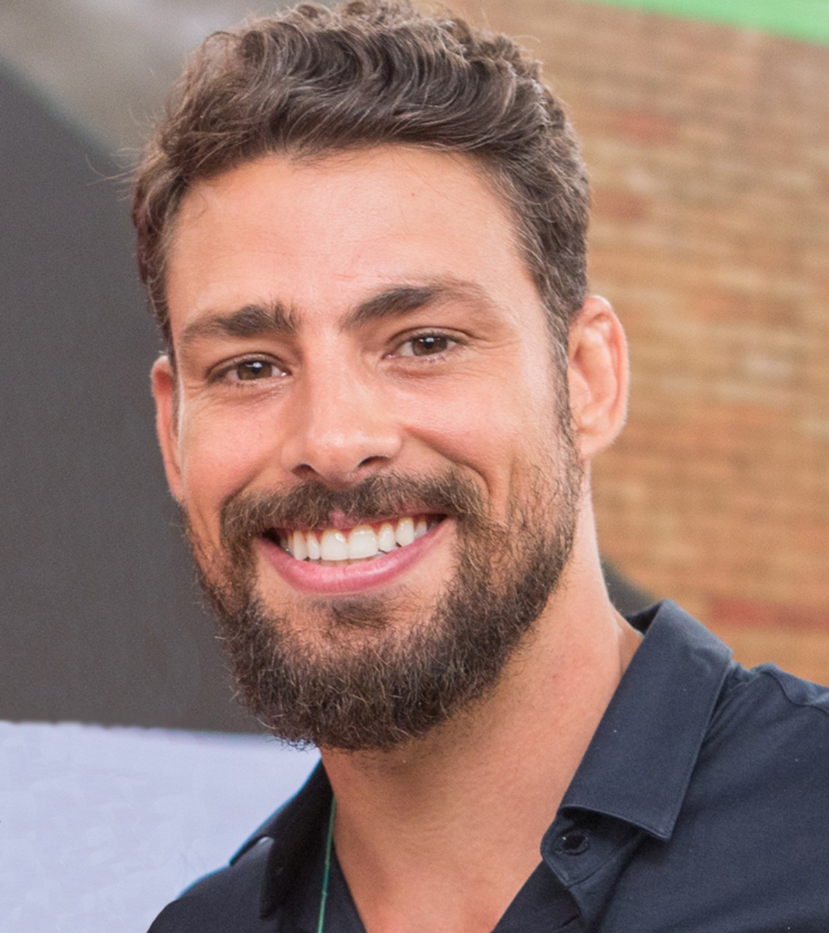 Cauã Reymond fala da expectativa pela premiação do Emmy Internacional 2017 Vídeo Show Gshow