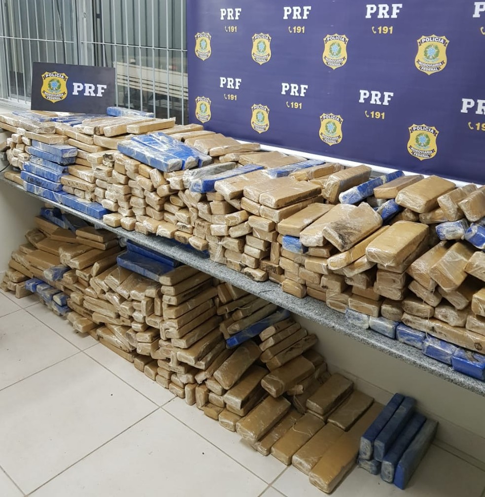 Polícia apreendeu 800 kg de maconha — Foto: Polícia Rodoviária Federal/ Divulgação