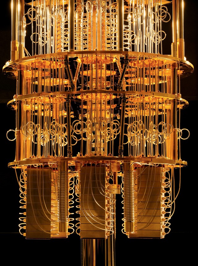 Os computadores quânticos da IBM têm estrutura pensada para facilitar a refrigeração extrema e garantir mais estabilidade (Foto:  Graham Carlow/divulgação )