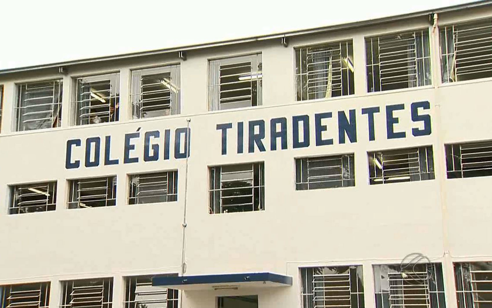 Professor denunciado por importunação sexual em Juiz de Fora é liberado após ser detido