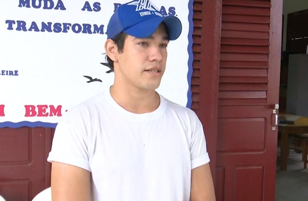 Arison Martins ganhou o certificado de conclusão do ensino médio e sonha cursar medicina — Foto: Reprodução/Rede Amazônica Acre