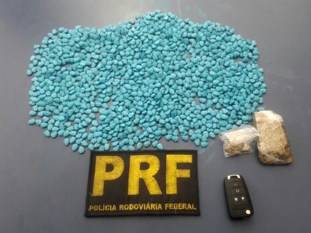 1.400 comprimidos de ecstasy foram apreendidos pela PRF (Foto: Divulgação/PRF)