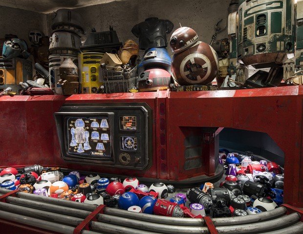 Inside Droid Depot in Star Wars: Galaxy’s Edge at Disneyland Park in California and opening Aug. 29, 2019, at Disney’s Hollywood Studios in Florida, guests will be able to build and customize their own droids. (David Roark, photographer) (Foto: David Roark, photographer)