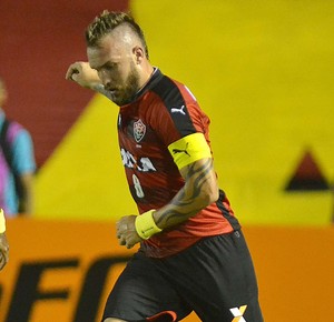 Volante do Cruzeiro agrada o Vitória, que tentam manter jogador em 2017