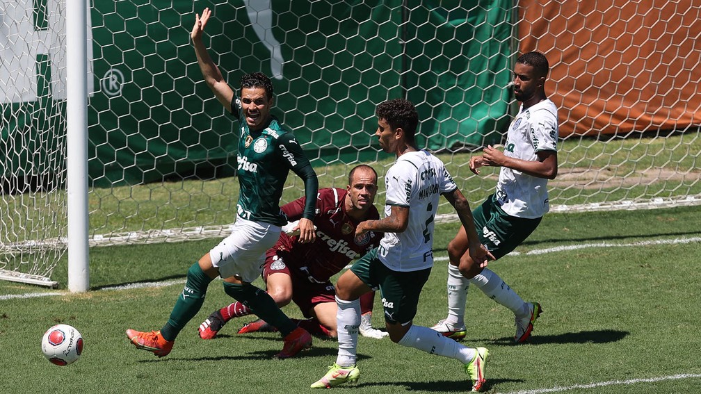 Abel divide o elenco em jogo-treino e indica time titular do Palmeiras para estreia no Paulistão