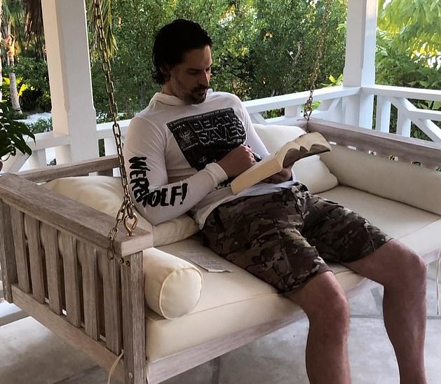 O ator Joe Manganiello nas férias no Caribe na companhia da esposa, a atriz Sofia Vergara (Foto: Instagram)