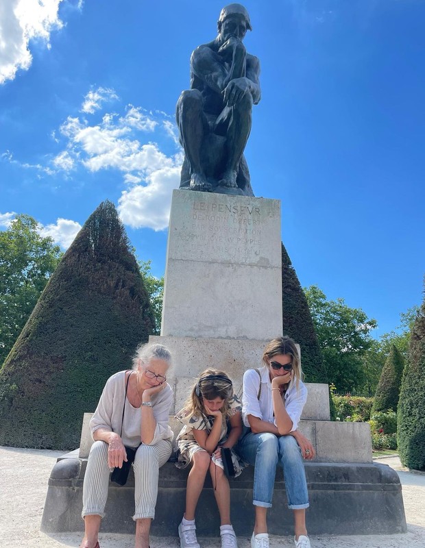 Gisele Bündchen abre álbum de viagem com a família a Paris (Foto: Reprodução/Instagram)