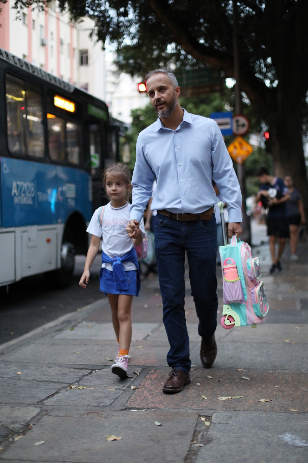 Saulo Ribeiro pai da Sara Ribeiro, de 7 anos. Liceu Franco Brasileiro. — Foto: Lucas Tavares/Agência O Globo