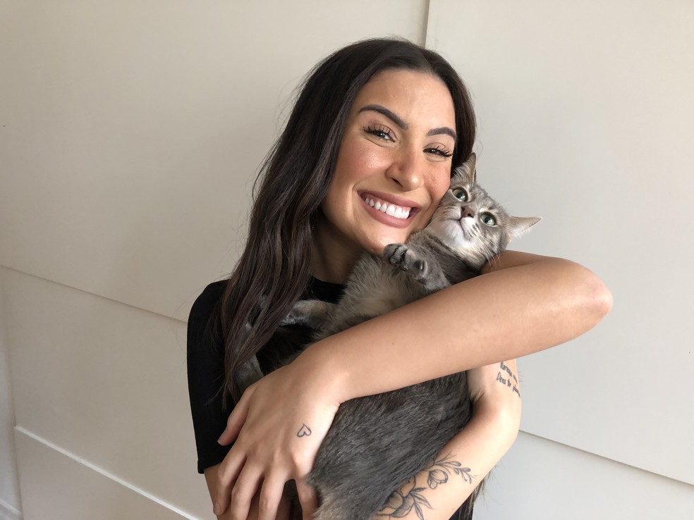 Bianca Andrade Do Bbb20 A Boca Rosa Namora Vocalista Do Melim E Confirma Plasticas Bbb20 Gshow