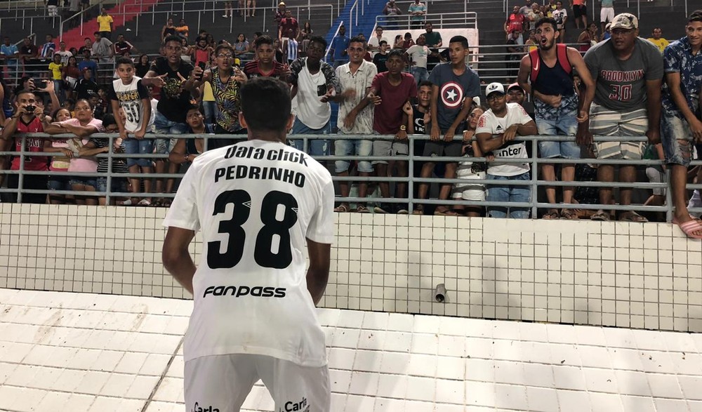 Pedrinho faz jogo beneficente ao lado de Ronaldinho e Marta e se declara a Maceió: 