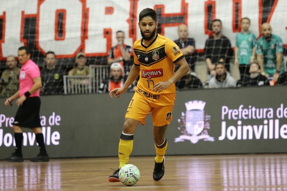 Leandro Lino abriu o placar no Centreventos Cau Hansen — Foto: Maurício Moreira/CBFS