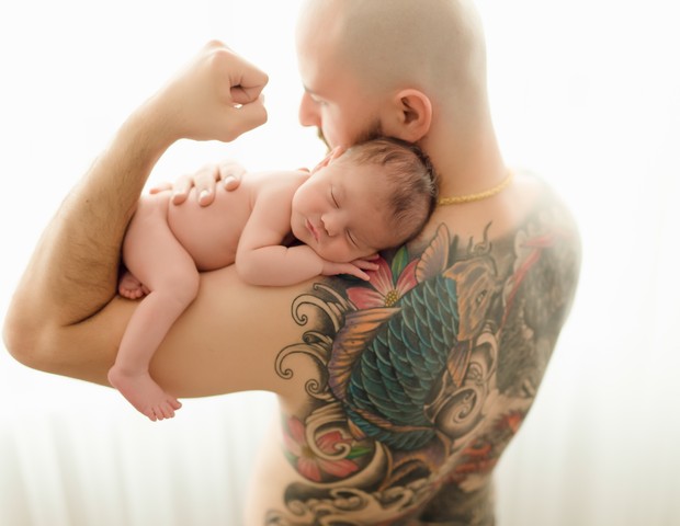Ensaio do bebê com o pai (Foto: Clicks da Nina)