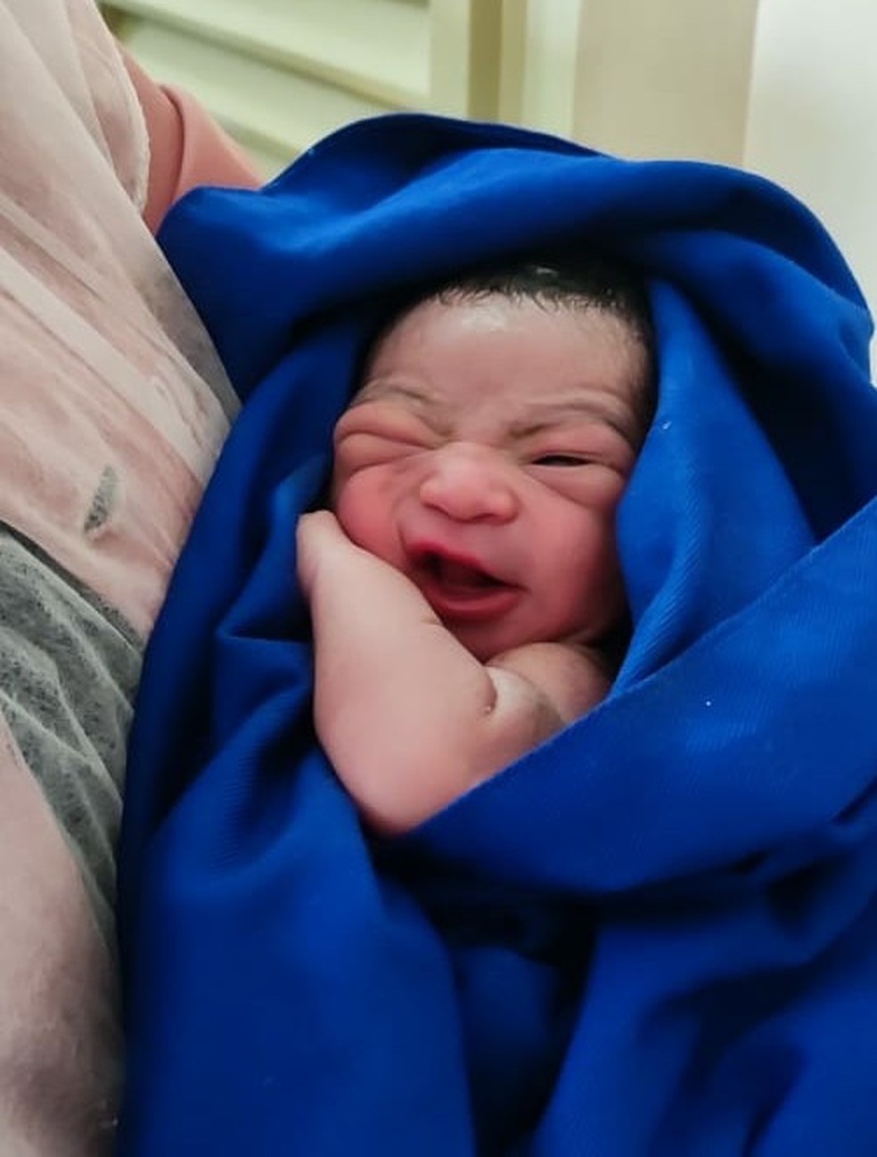 Pequeno Nicolas emocionou a equipe médica ao nascer — Foto: Semus/Divulgação