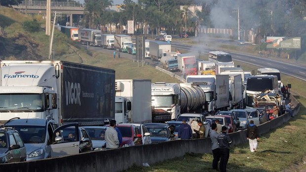 Greve dos caminhoneiros no Brasil contra o aumento do diesel (Foto: EFE/Sebastião Moreira)