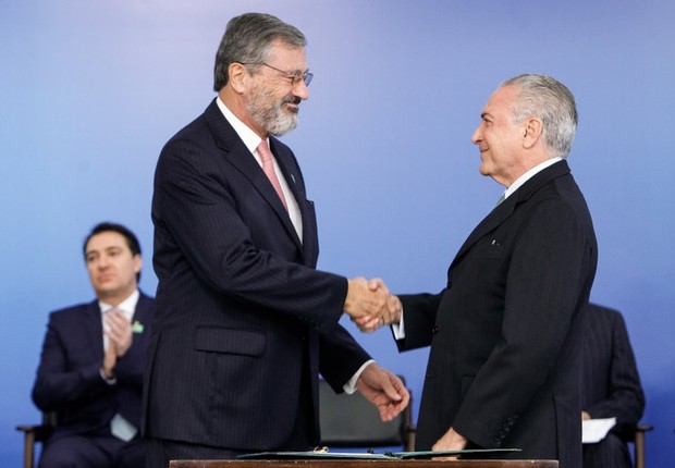 Michel Temer empossa o ministro da Transparência, Torquato Jardim (Foto: TV Brasil)