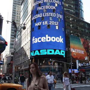 IPO do Facebook - Letreiro da Nasdaq dá boas-vindas ao Facebook (Foto: Getty Images)