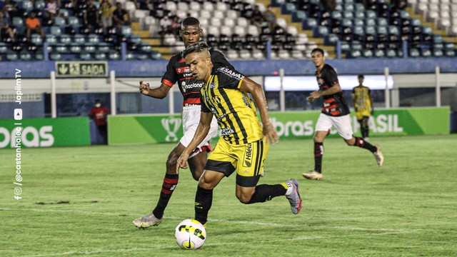 Empate em 1 a 1 deu a classificação ao Vitória