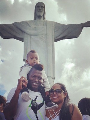 De folga com a família, Riascos curte o final de semana no Rio de Janeiro