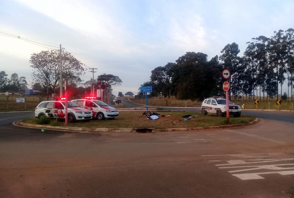 Rotaria da estrada vicinal José Barbieri Neto (Foto: Carlos Alberto Baldassari)