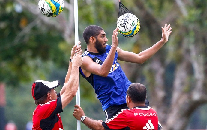Wallace, sobre trabalhos específicos: Sou limitado, tenho que fazer