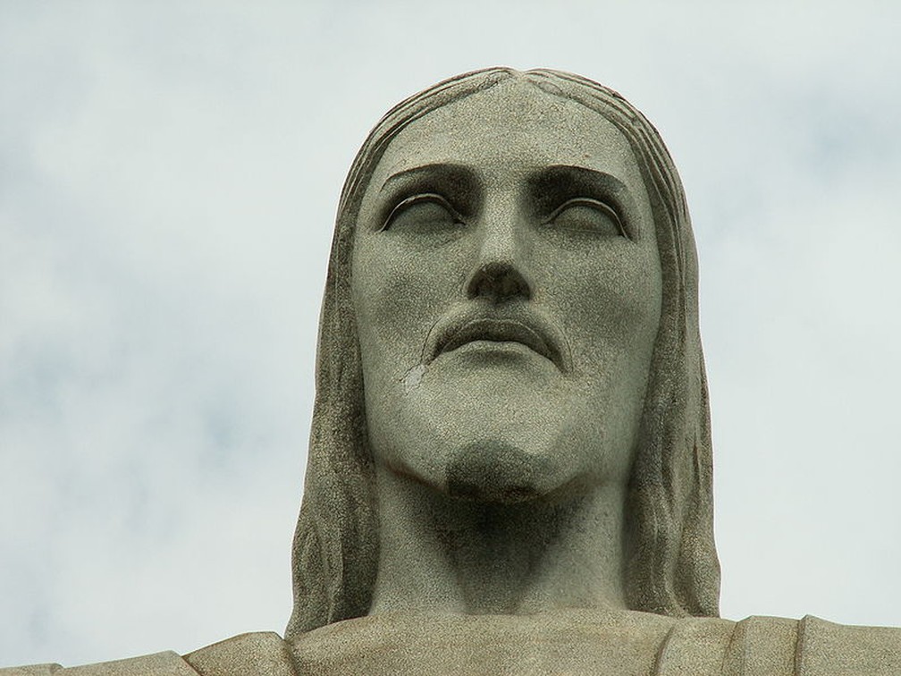 Molde da cabeça do Cristo Redentor foi feito em Paris e recebeu os últimos retoques em São Gonçalo, antes de ser transportado para o Rio de Janeiro. — Foto: Reprodução/Redes Sociais