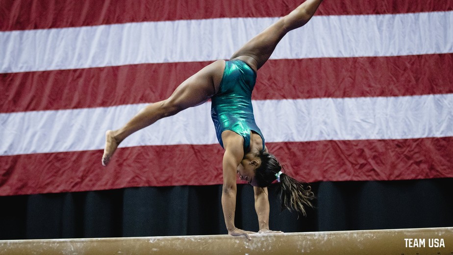 Campea Olimpica Simone Biles Faz Movimento Inedito Na Trave Em Torneio Nos Eua Veja O Video Ginastica Artistica Ge
