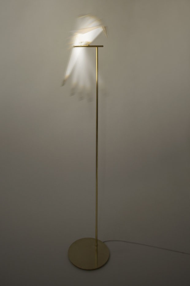 Luminária em formato de pássaro (Foto: Tom Gildon/Divulgação)