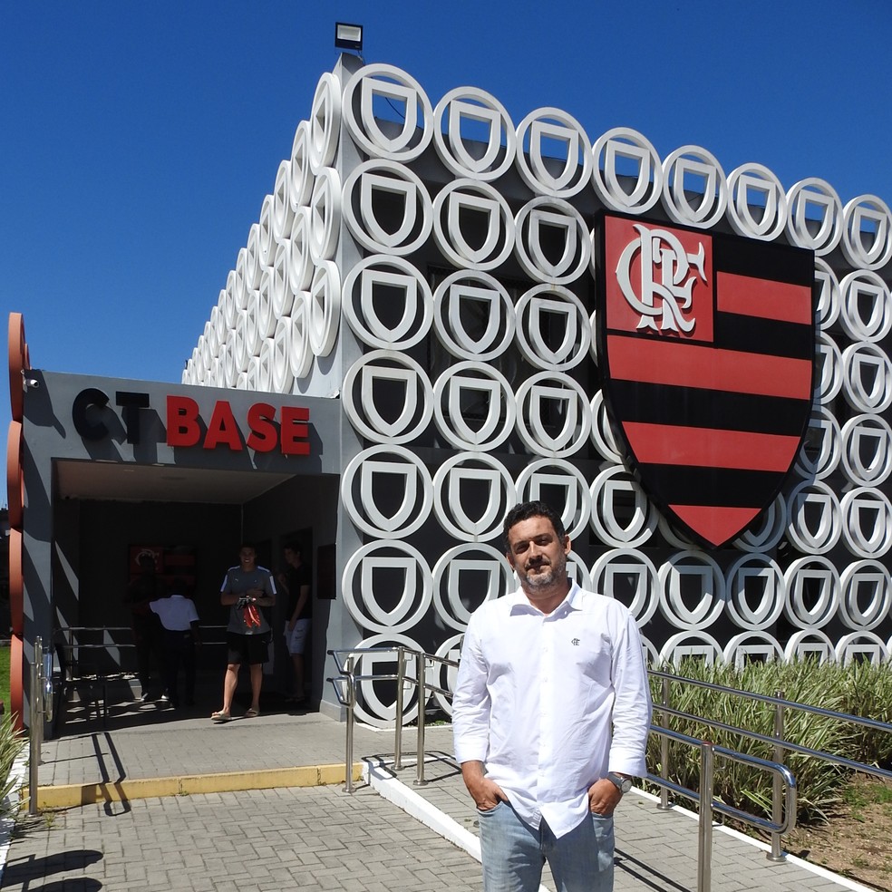 Vitor Zanelli é o vice-presidente do futebol de base, do futebol feminino e do futsal do Flamengo — Foto: Fred Gomes