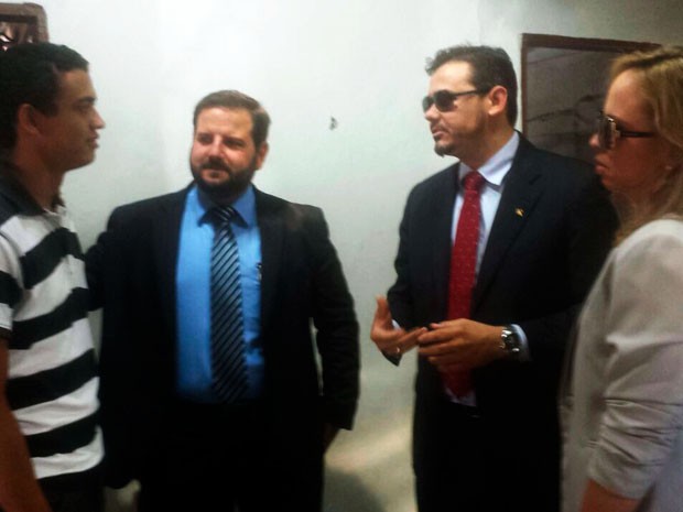 Jeferson recebeu os advogados em casa nesta quarta-feira (10) (Foto: Heloisa Guimarães/Inter TV Cabugi)