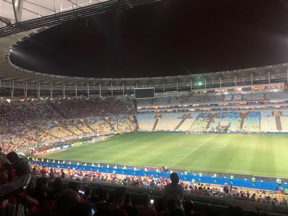 Maracanã sem luz na noite deste domingo  — Foto: André Trigueiro/TVGlobo