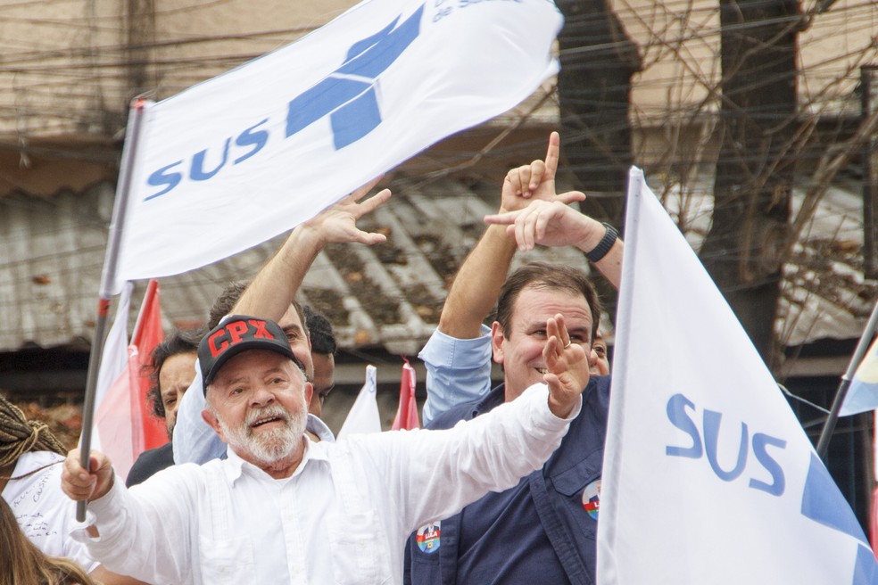 Ex-presidente Lula (PT) em agenda no Complexo do Alemão (RJ) nesta quarta-feira (12) — Foto:  éRICA MARTIN/THENEWS2/ESTADÃO CONTEÚDO