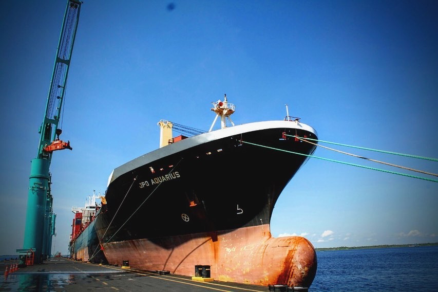 Seca obriga empresas a suspender envio de navios com cargas para comércio e Zona Franca de Manaus