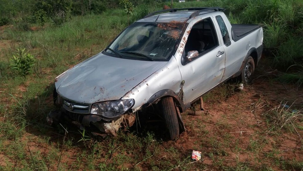 Carro capotou na rodovia TO-222, no norte do Tocantins (Foto: Divulgação)