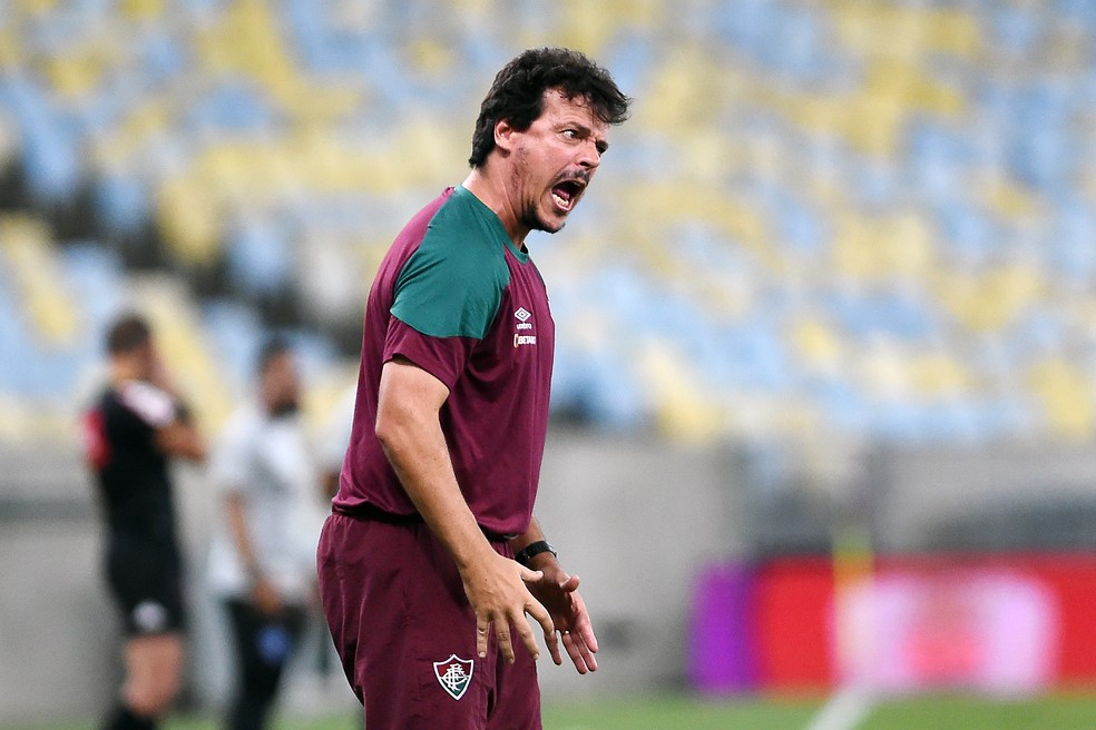 Fernando Diniz na estreia da Copa do Brasil, no Maracanã, contra o Paysandu — Foto: Alexandre Durão