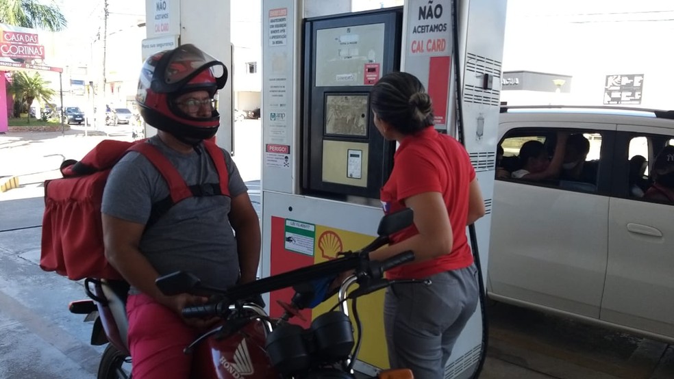 Consumidores esperam que o preço da gasolina baixe com a redução do ICMS no Acre — Foto: Eldérico Silva/Rede Amazônica Acre 