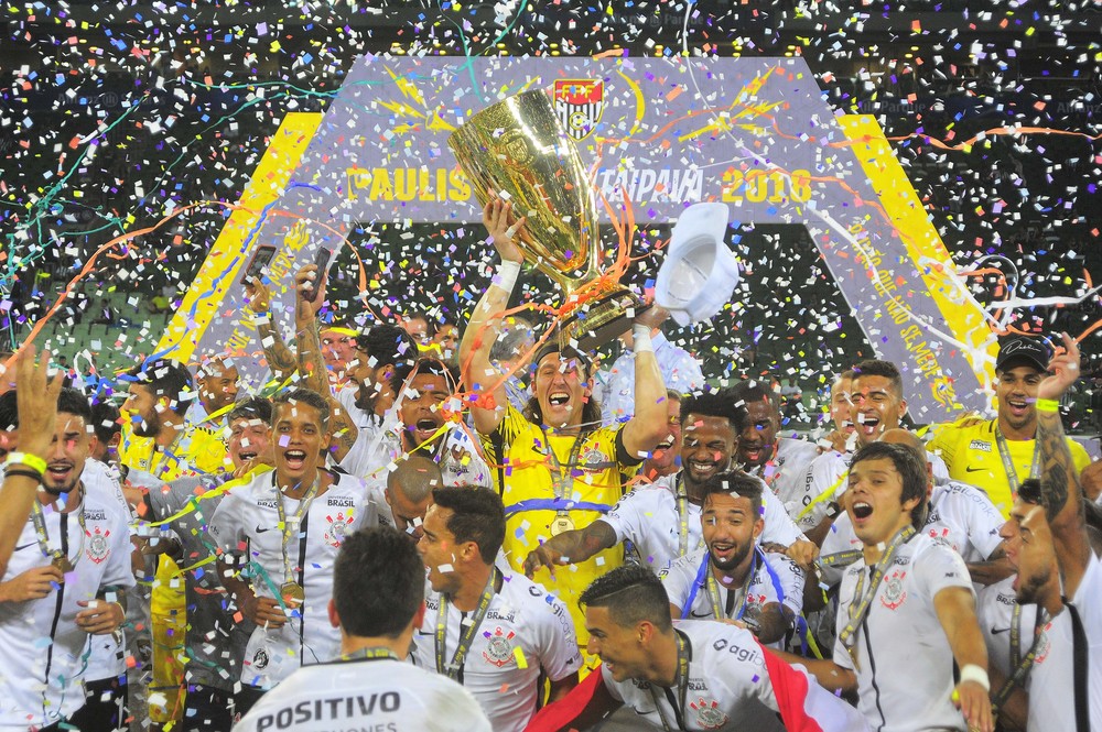 Herói do Corinthians outra vez, Cássio diz que analisou pênaltis de Dudu