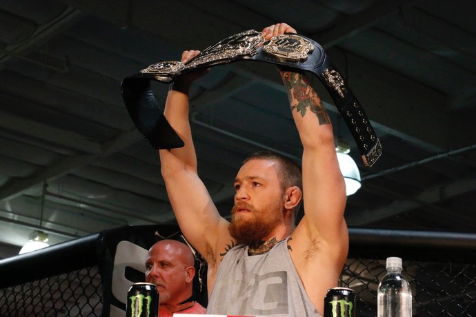 Conor McGregor coletiva UFC 196 (Foto: Evelyn Rodrigues) Conor McGregor coletiva UFC 196 (Foto: Evelyn Rodrigues)