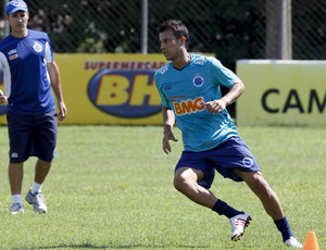 Henrique, volante do Cruzeiro (Foto: Washington Alves/ Vipcomm)