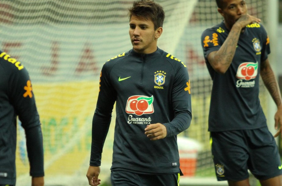 Atacante do Inter B revela frio na barriga por treinos com ...