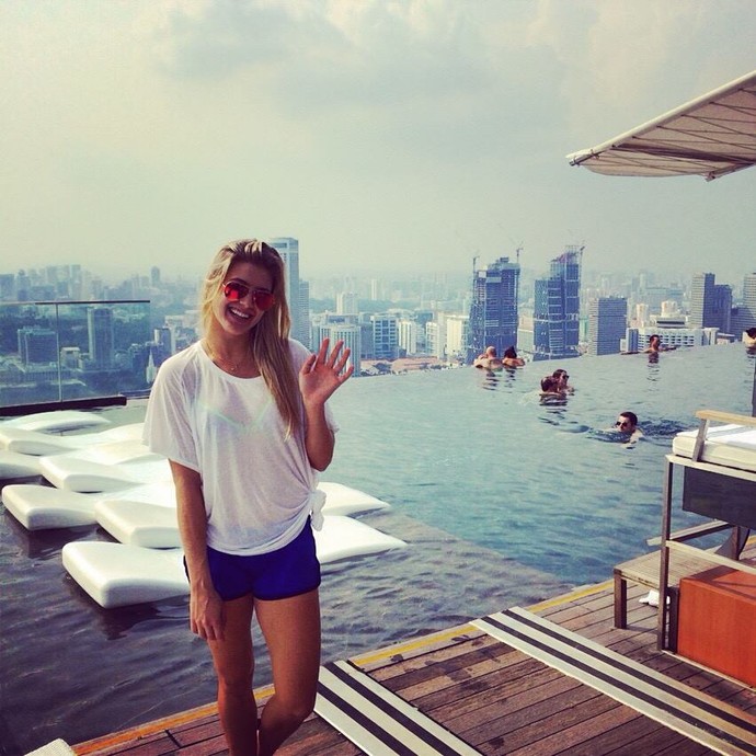 Eugenie Bouchard tênis Cingapura piscina (Foto: Reprodução/Instagram)