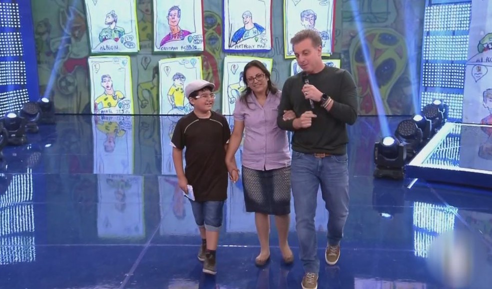 Pedro e a mãe participaram do programa Caldeirão do Huck (Foto: TV Globo / Reprodução )