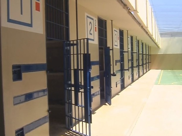 Portas são abertas e fechadas automaticamente (Foto: Reprodução / TV TEM)