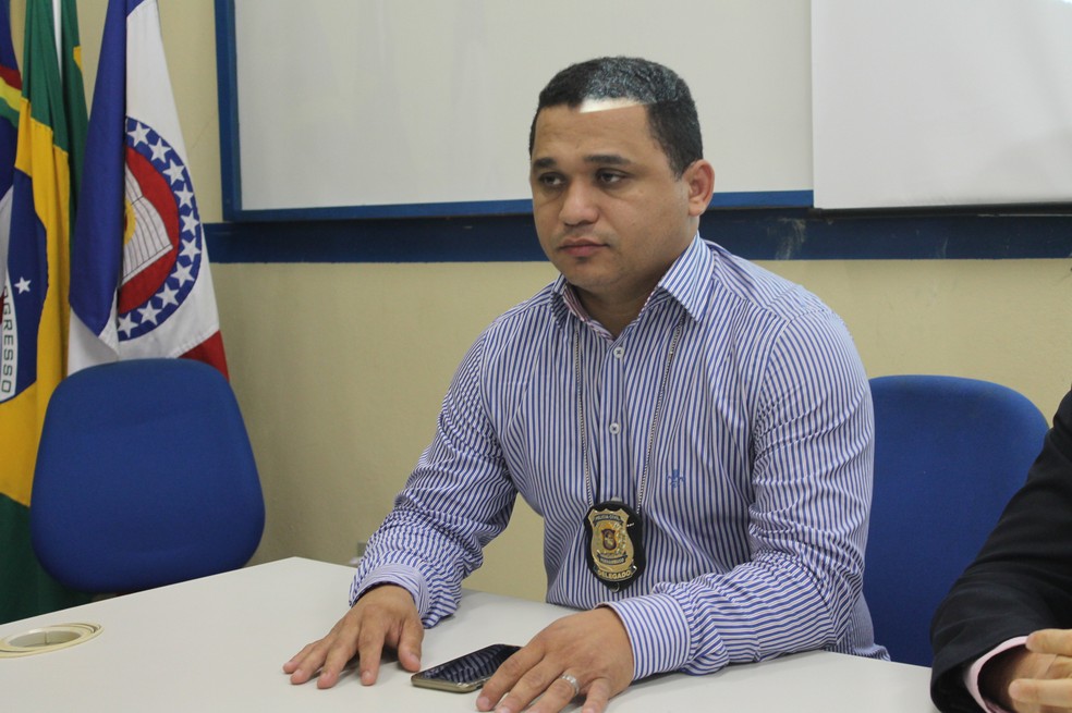 Delegado Marceone Ferreira orienta que usuários criem senhas seguras. (Foto: Taisa Alencar / G1)