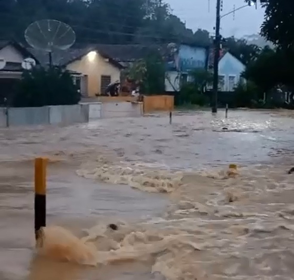 Chuvas em Água Preta, na Mata Sul — Foto: WhatsApp/Reprodução