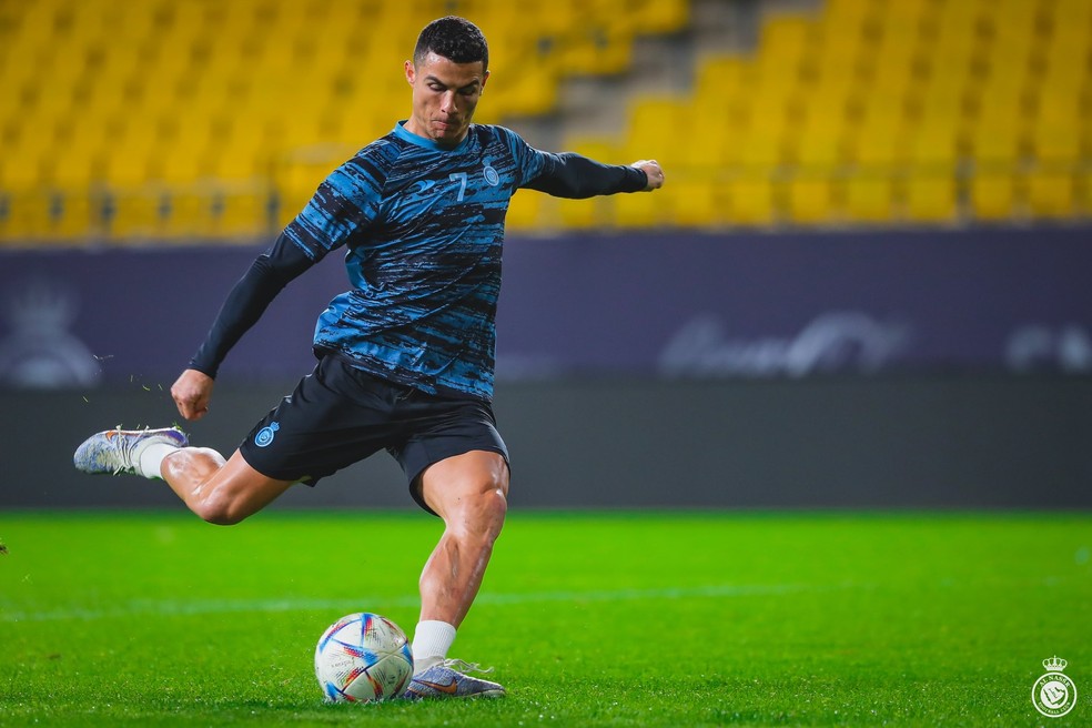 Cristiano Ronaldo em treino na véspera da estreia pelo Al Nassr — Foto: Divulgação / Al Nassr