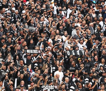 Líder do ranking, Corinthians vê valor de marca subir R$ 127, 3 mi em 2014