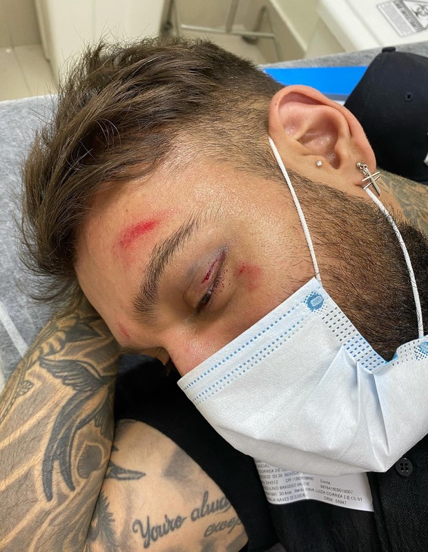 Lucas Lucco no hospital (Foto: Reprodução/Instagram)