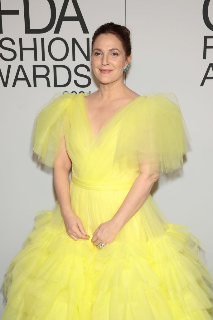 Drew Barrymore no CFDA Fashion Awards (Foto: Getty Images)
